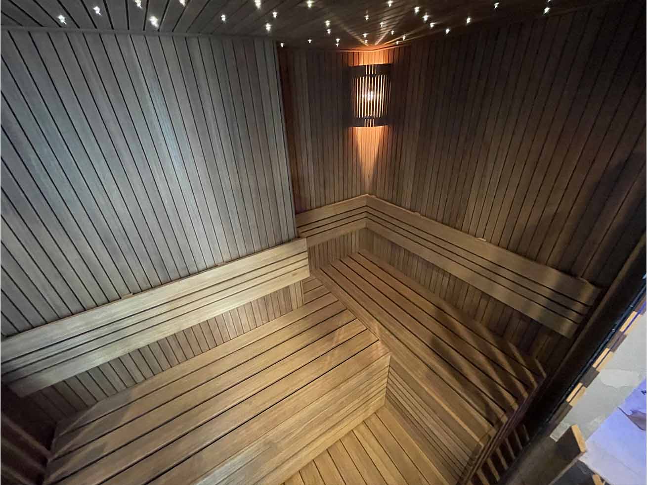 Wolfsburg's Contemporary Retreat: Sauna Design for Modern Serenity