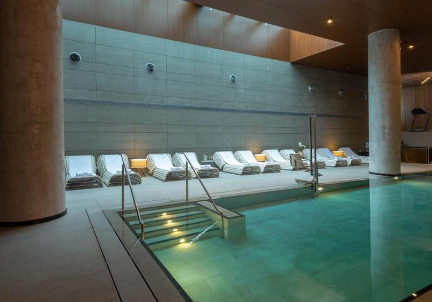 Liquid Luxury: Sauna Dekor's Alkmaar Pool, A Designer's Aquatic Symphony